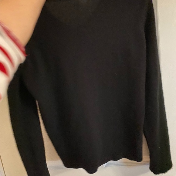Theory / Adrianna black 100% Cashmere V-Neck Sweater classic small S - Picture 8 of 10